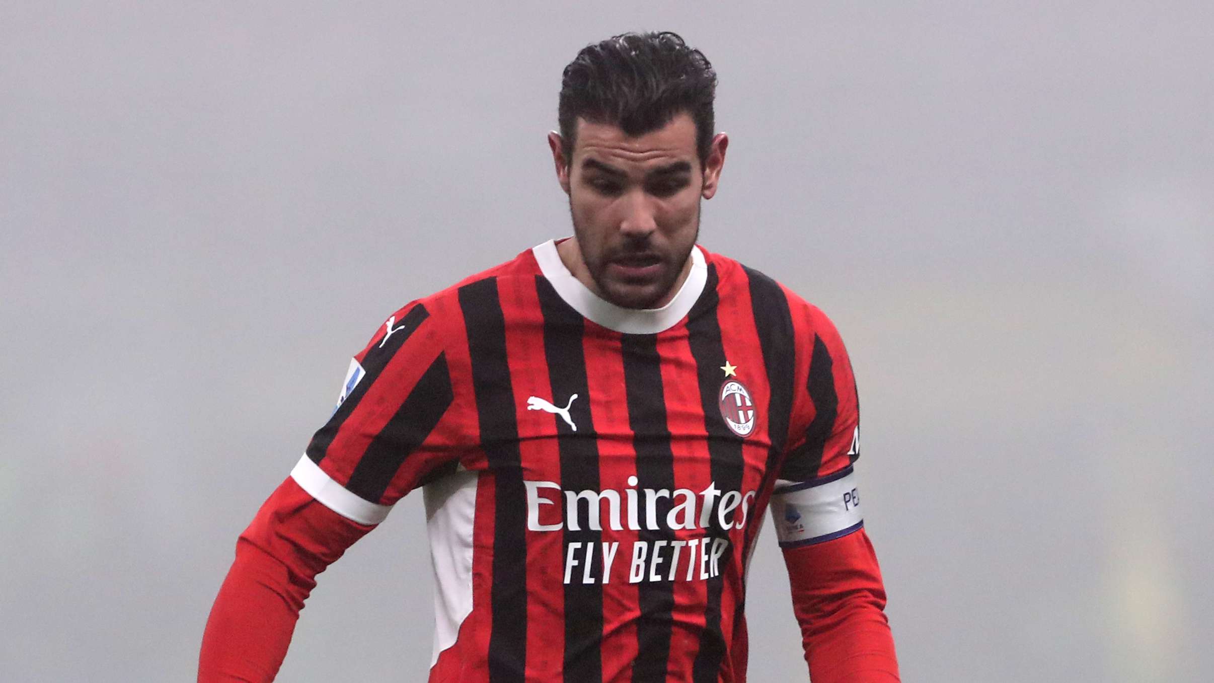 面临来自其 面临来自其